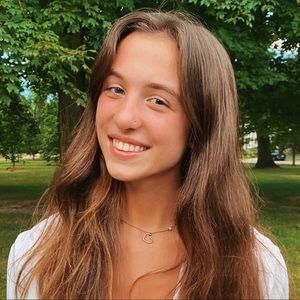 Meet your Posher, Nia